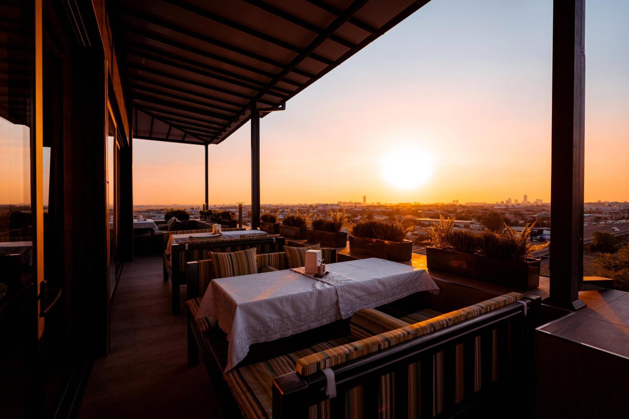 Harmony Hotel Tashkent Esterno foto