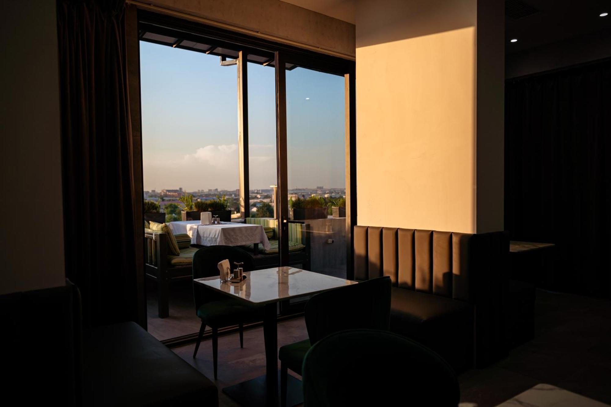 Harmony Hotel Tashkent Esterno foto