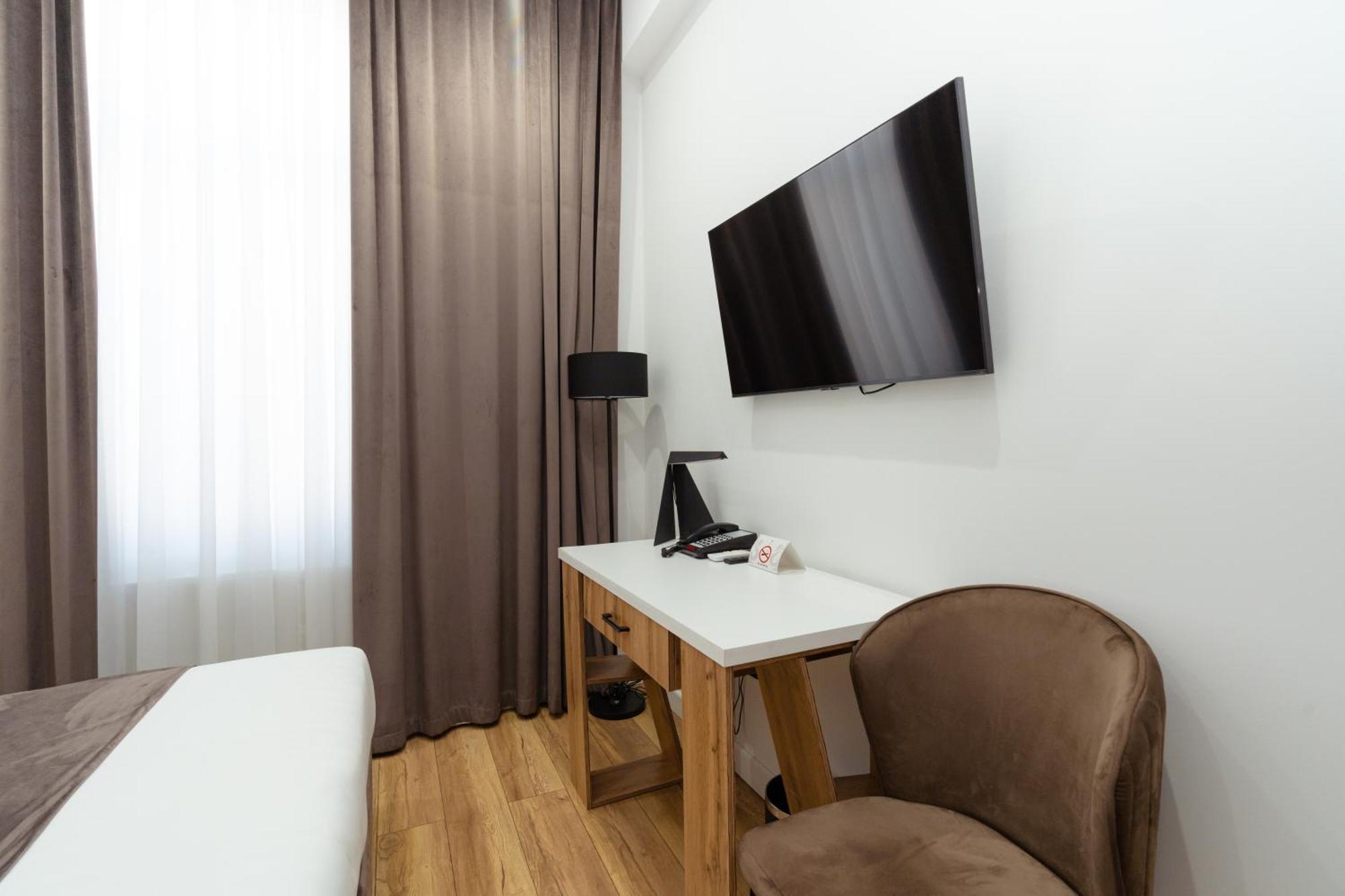Harmony Hotel Tashkent Esterno foto